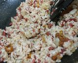 Foto langkah ke 5 dari resep Nasi goreng burger mentega ala bujang.