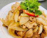 Foto langkah ke 4 dari resep Ayam tumis bawang bombay (chicken sauteed onions).