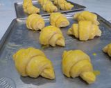 Foto langkah ke 10 dari resep Homemade Croissant.