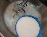 A picture of step 3 of Two way fluffy vanilla cake.