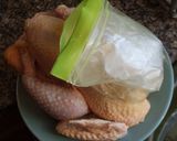 Foto del paso 1 de la receta: Pularda con castañas y mantequilla de naranja