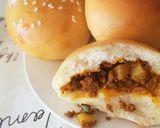 A picture of step 4 of Meat Curry Buns.