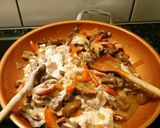 รูปขั้นตอนการทำที่ 3 ของ Beef stroganoff แบบยุโรป