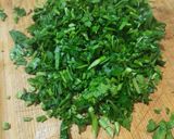 Foto del paso 1 de la receta: Ensalada de verano: patata, atún, perejil picado, ajo y aceite