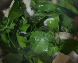 Foto langkah ke 2 dari resep Daun So Tahu Masak Santan.