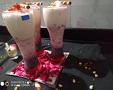 A picture of step 5 of Royal American falooda.