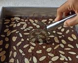 Foto langkah ke 7 dari resep Brownies Almond Cookies.