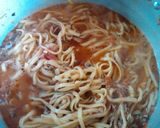 Foto del paso 3 de la receta: Fideos en salsa de caballa, tomate y jegibre