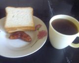 A picture of step 2 of Spicy beef sausage and a simple sandwich.