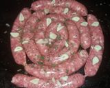 Foto del paso 2 de la receta: Salchicha al horno con puré de papa y zapallo
