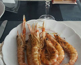 Foto del paso 6 de la receta: Gambas al ajillo picantonas y cigalas y langostinos a la plancha