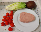 Foto del paso 3 de la receta: Tortilla trend de verduras, fiambre y frutos secos