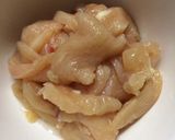 รูปขั้นตอนการทำที่ 1 ของ อกไก่ผัดซีอิ๊ว (ล้างตู้เย็น)