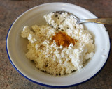 Foto del paso 2 de la receta: Crema de queso fresco al curry y cúrcuma