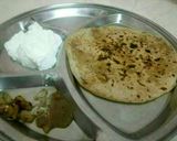 A picture of step 6 of Aaloo paratha.