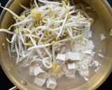 Gambar langkah 3 resipi Kongnamul Guk (Soybean Sprout Soup).