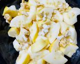 A picture of step 1 of Guava walnuts salad.