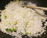 A picture of step 1 of Smoked salmon and zucchine risotto.