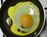 Foto del paso 1 de la receta: Bocata de huevo frito