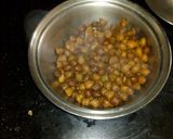 A picture of step 1 of Black gram soup.