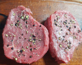 Foto del paso 2 de la receta: Medallones de Lomo a la Pimienta