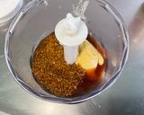 Une image de l'étape 2 de Sauce salade à la moutarde, prune et épices.