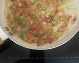 รูปขั้นตอนการทำที่ 4 ของ ไข่เจียวหมูสับใส่มะเขือเทศและผักชี 🌿🍅