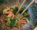 Foto langkah ke 4 dari resep Salad brokoli wortel dressing wijen.
