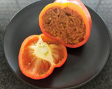 Foto del paso 6 de la receta: Pimientos rojos rellenos de carne y verduritas