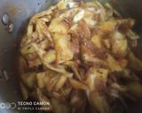 A picture of step 4 of Aloo bengan.