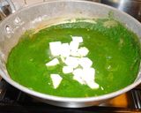 A picture of step 6 of Palak Panneer.