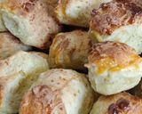 A legfinomabb sajtos, burgonyás, medvehagymás pogácsa recept fázis 4 fotója