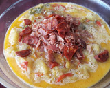 Foto del paso 3 de la receta: Tortilla de cebolla y pimientos..y algo más #yosoyyo