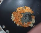 รูปขั้นตอนการทำที่ 2 ของ ข้าวผัดหมูสับ เมนูเด็ก 1 ขวบ