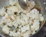 आलू के समोसे (aloo ke samose recipe in Hindi) रेसिपी चरण 2 फोटो