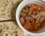 Foto del paso 1 de la receta: Sándwich de chapata con salmón, bacalao y huevo frito