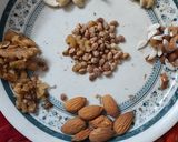 काजू बादाम वाली मीठी सेवइयां (Kaju badam wali Meethi seviyan recipe in hindi) रेसिपी चरण 4 फोटो