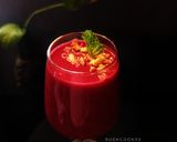 A picture of step 1 of Apple banana beetroot smoothie.