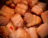 Hình bước làm 6 của món Thịt Kho Tàu (phiên bản không nước mắm, không nước dừa)