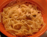 Foto del paso 5 de la receta: Fettuccine al pesto de alcaparras