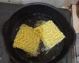 Foto langkah ke 2 dari resep Mie Goreng Pakcoy.