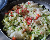 Foto del paso 2 de la receta: Arroz 🍱de coliflor🥦 con calabacin, pimiento rojo y mostaza🍛🍚🌶️