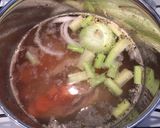 Foto del paso 2 de la receta: Consomé de pollo (base para cocinar)