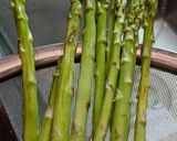 Hình bước làm 2 của món Súp lươn, khoai tây, măng tây