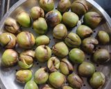 A picture of step 2 of Gunda-Keri ki Sabji.