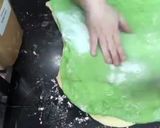 Foto langkah ke 3 dari resep Pandan Swirl Mantou.
