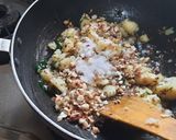 A picture of step 4 of Spicy red chilli powder sabudana khichadi.