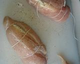 Foto del paso 1 de la receta: Pechugas de pollo rellenas de crema de queso y dátiles