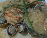 Foto del paso 8 de la receta Merluza en salsa con almejas y gambas