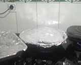 عکس مرحله 5 از دستور پیتزا با خمیر بربری روی گاز